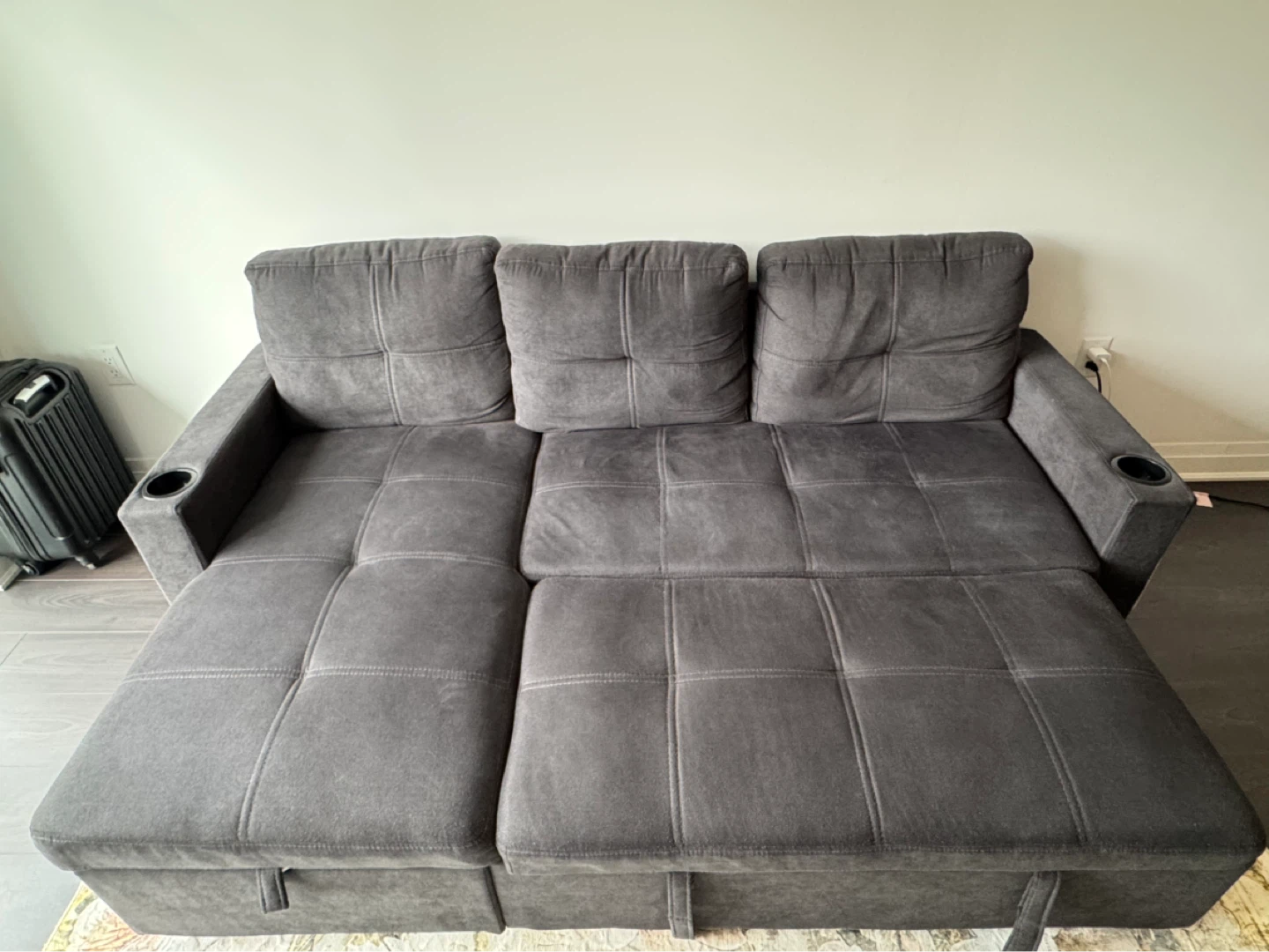 ✈️ Moving Abroad Sale – TV, Bed, Sofa, Desks & More - photo 3