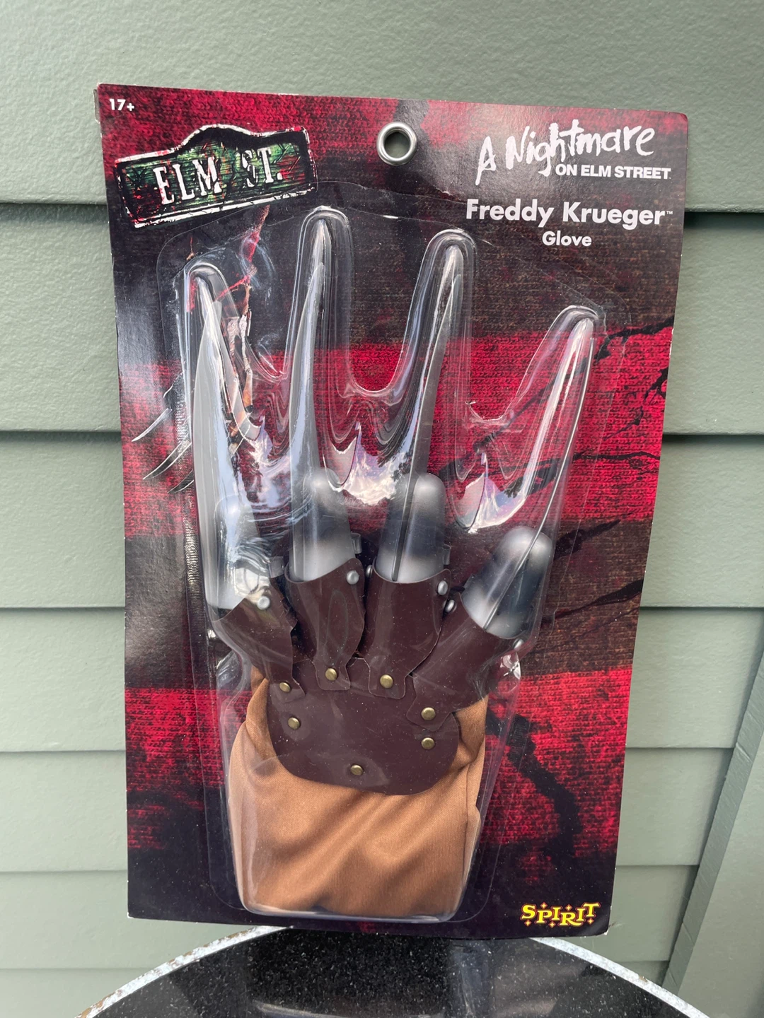 A Nightmare on Elm Street Freddy Krueger Glove