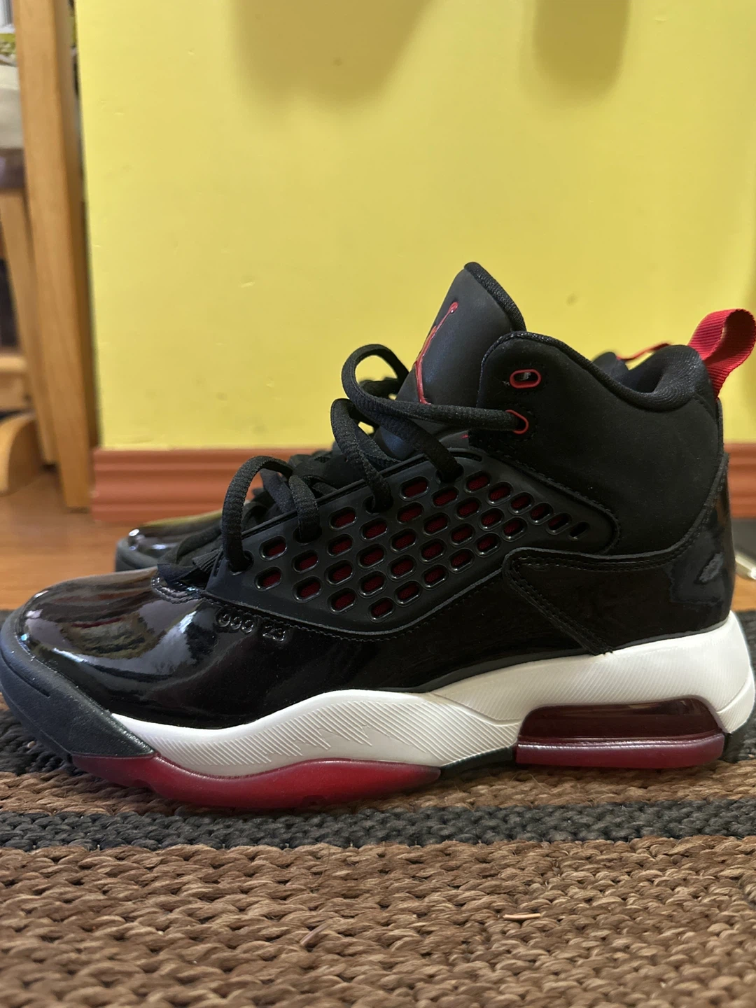 Jordan Sneakers - Black/Red - Size 4.5Y