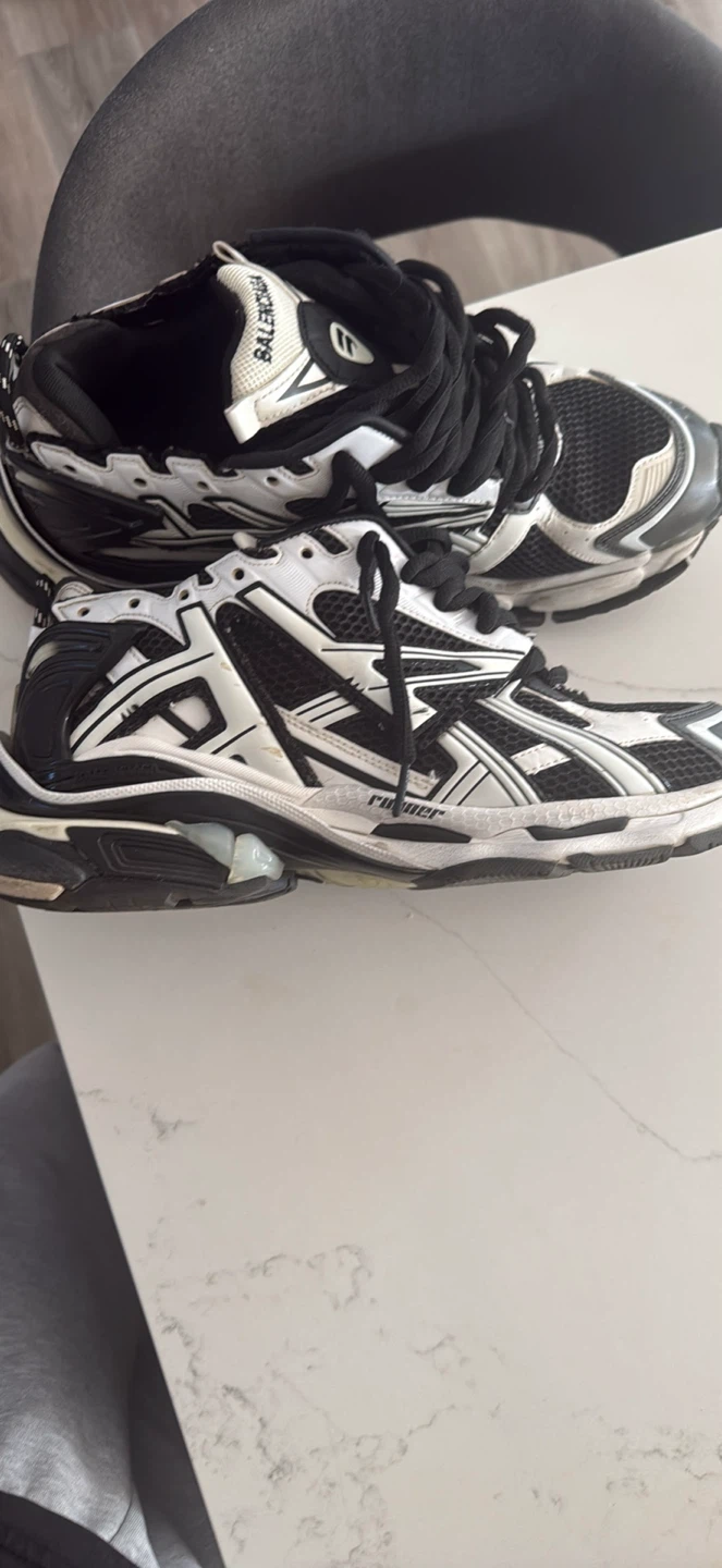 Balenciaga Runner Sneakers Black/White Size 44