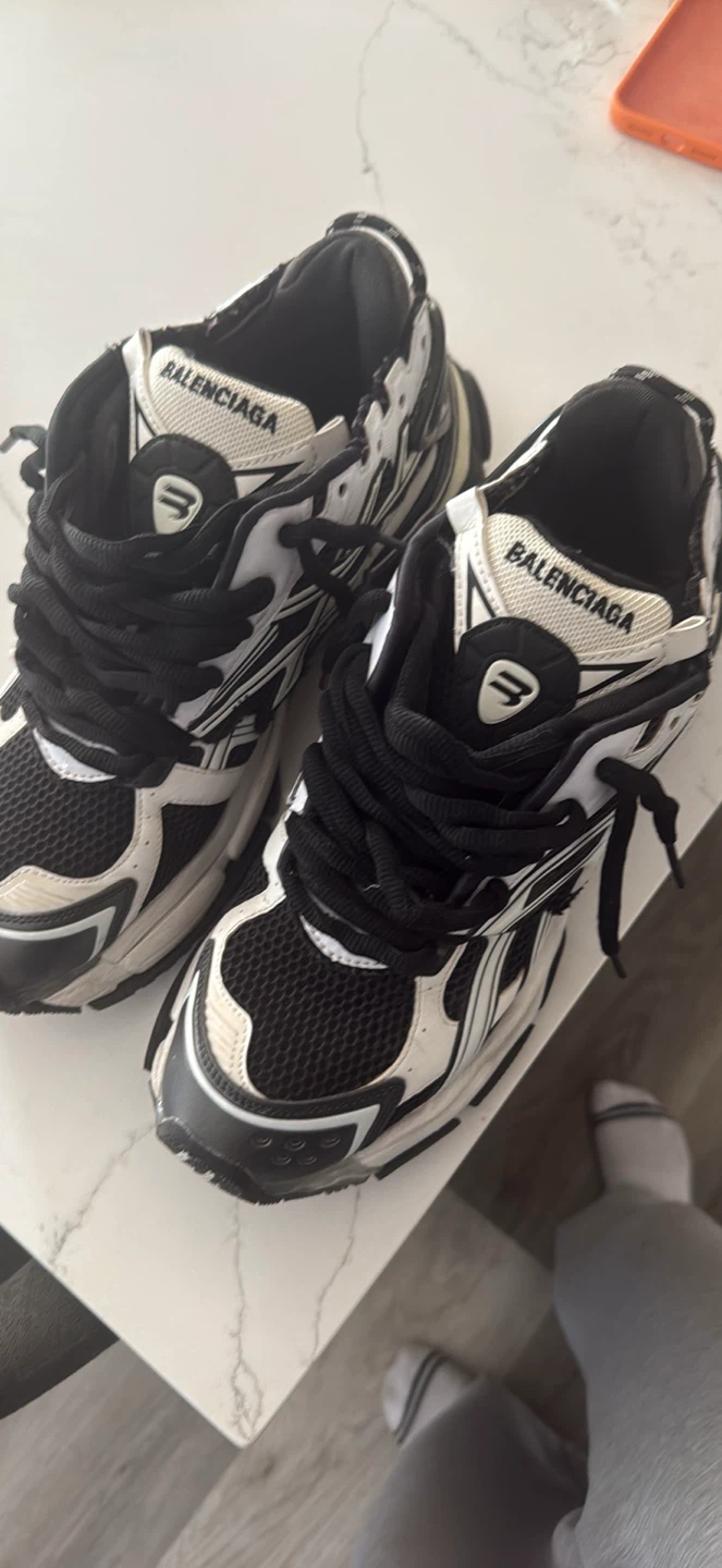 Balenciaga Runner Sneakers Black/White Size 44 - photo 4