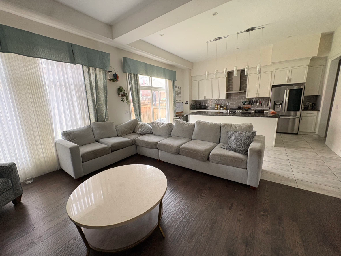 Skylar Peppler August 7-Piece Modular Sectional