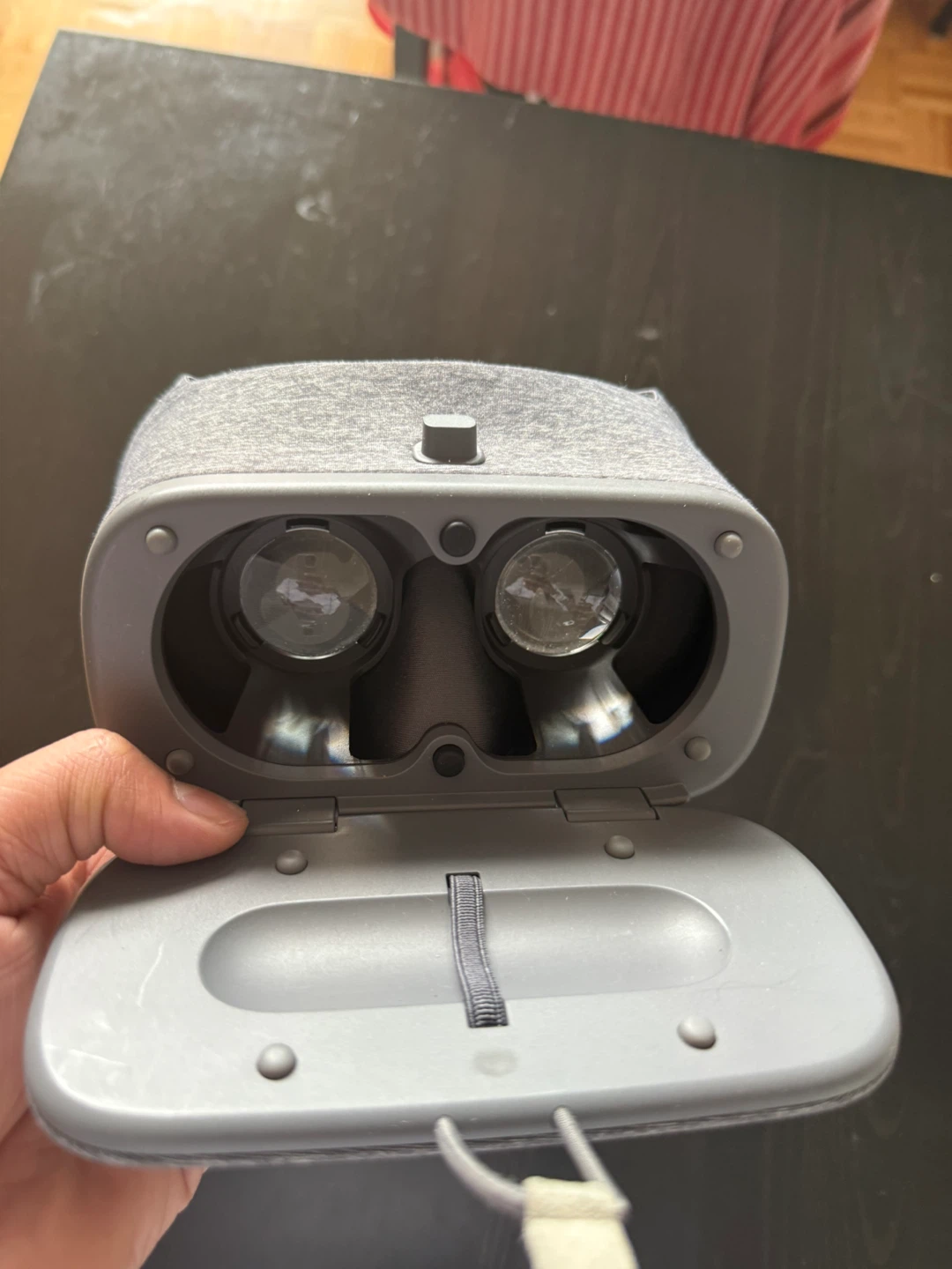 Google Daydream View VR Headset - photo 2