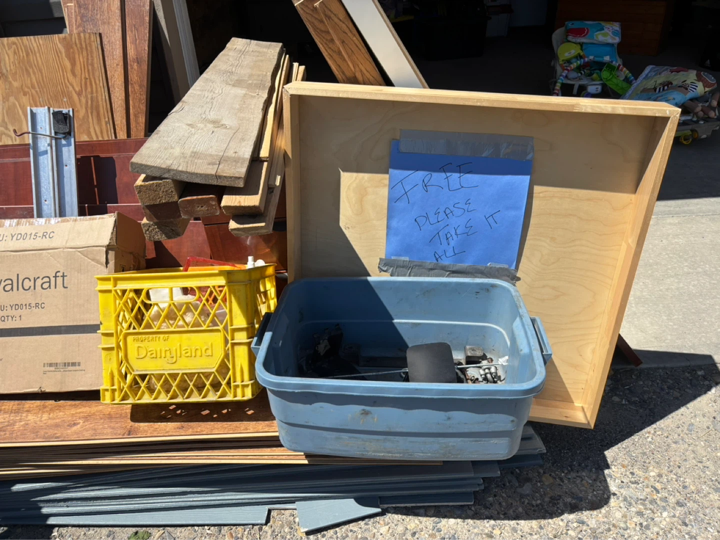 FREE WOOD & TABLE!!! Read description pls!!