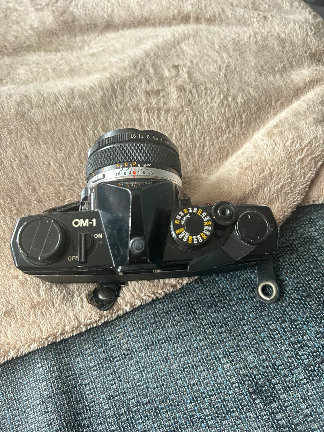 Olympus OM-1 35mm Film Camera with Zuiko Lens - photo 2
