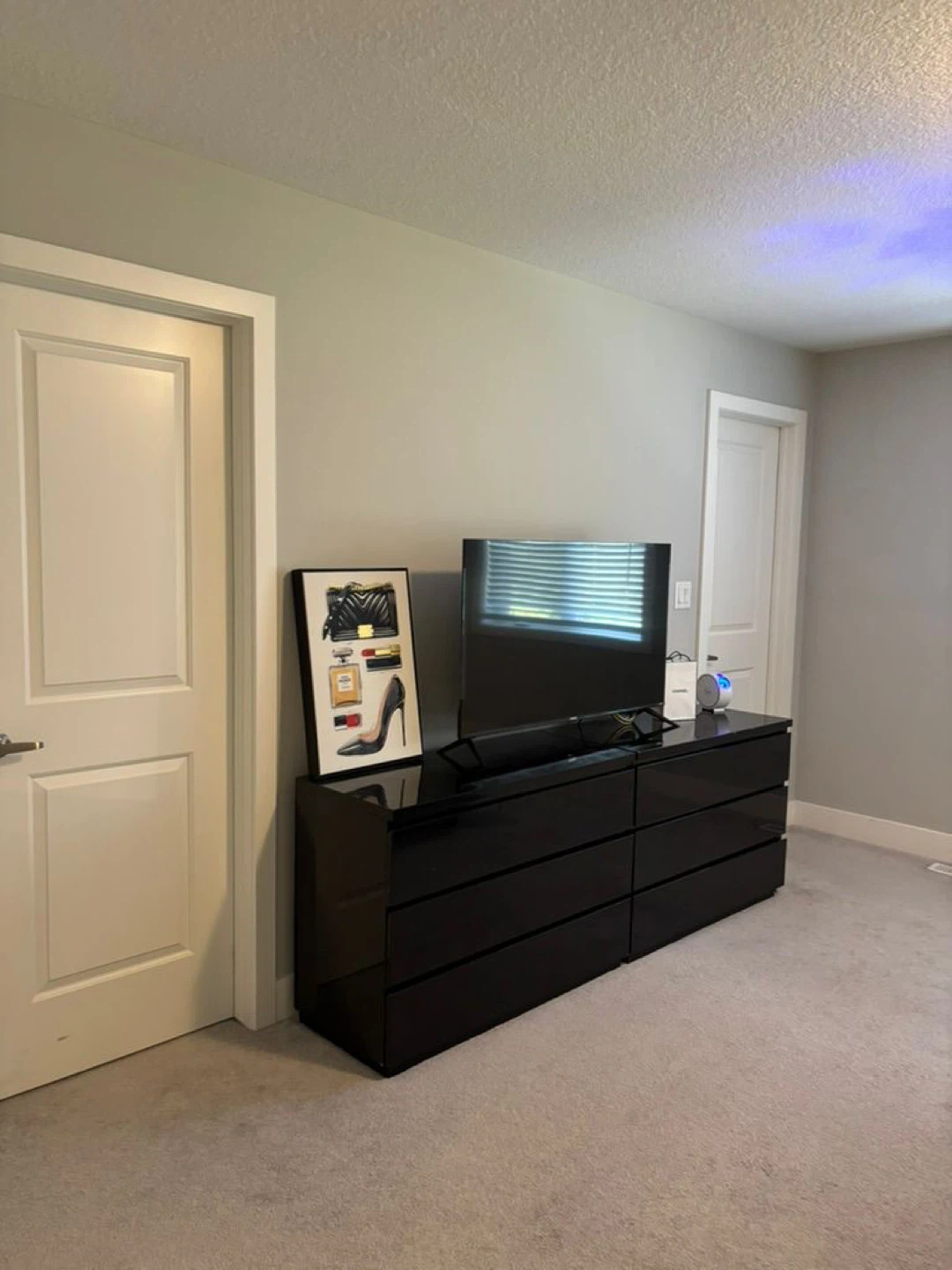 Black 6-Drawer Dresser and 4 single side drawers