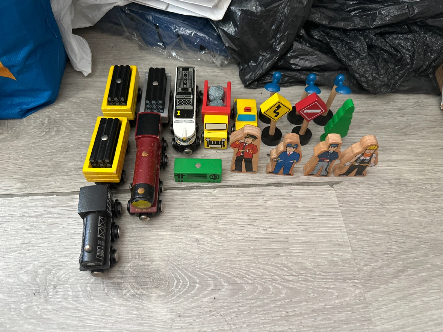 Imaginarium Wooden Train Set with Figures and Accessories