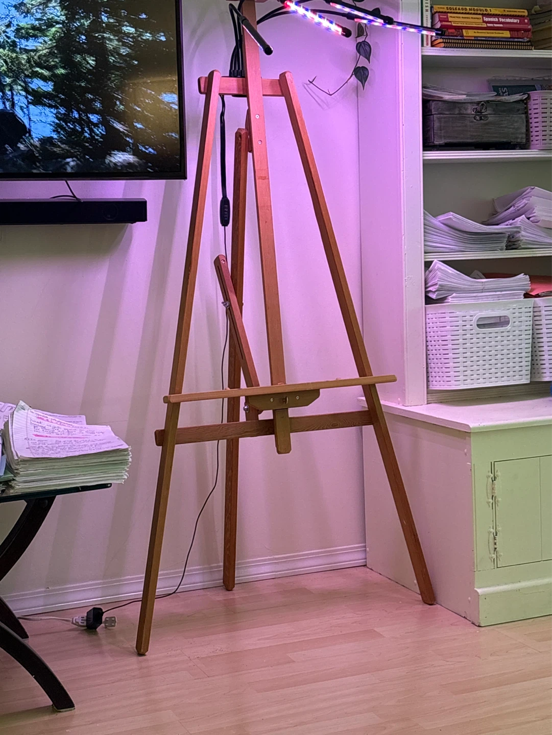 Wooden Artist Easel with 3 LED Grow Lights - photo 2