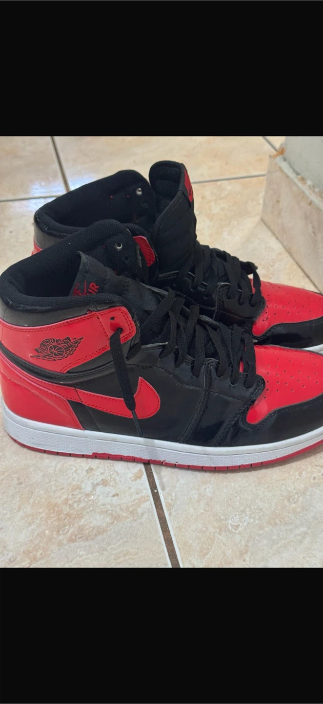 Air Jordan 1 Mid SE Sneakers