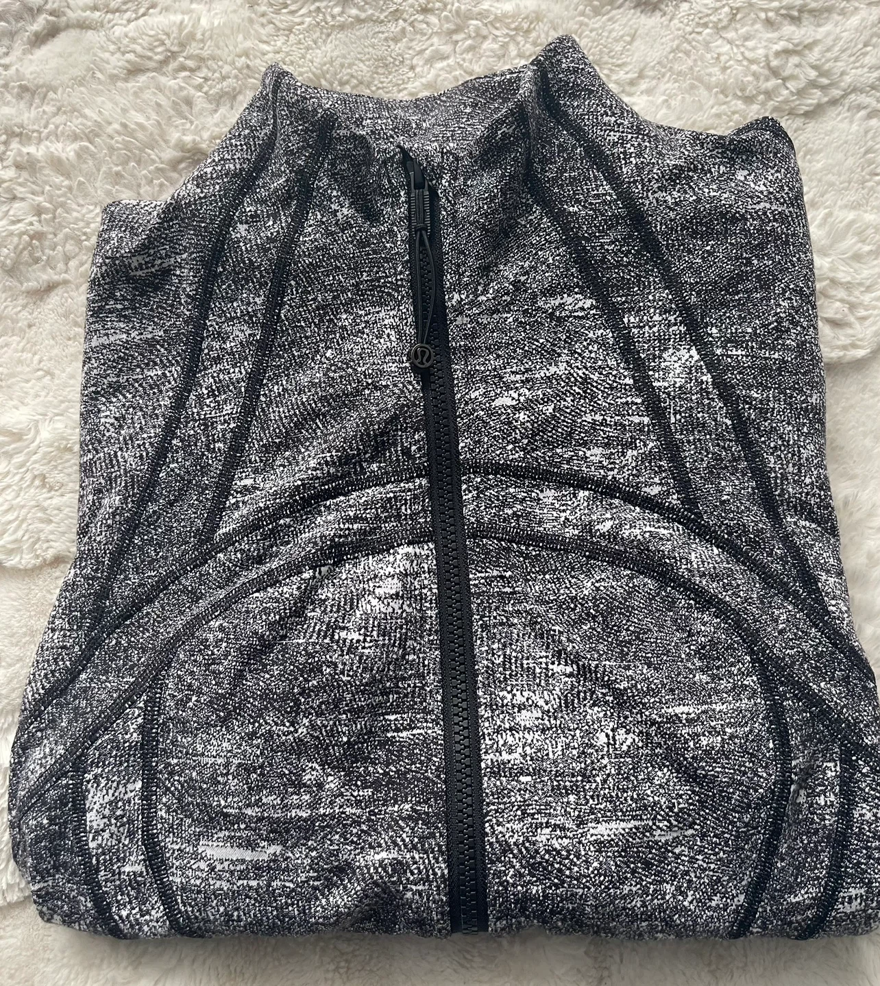 Lululemon Define Jacket Black and white
