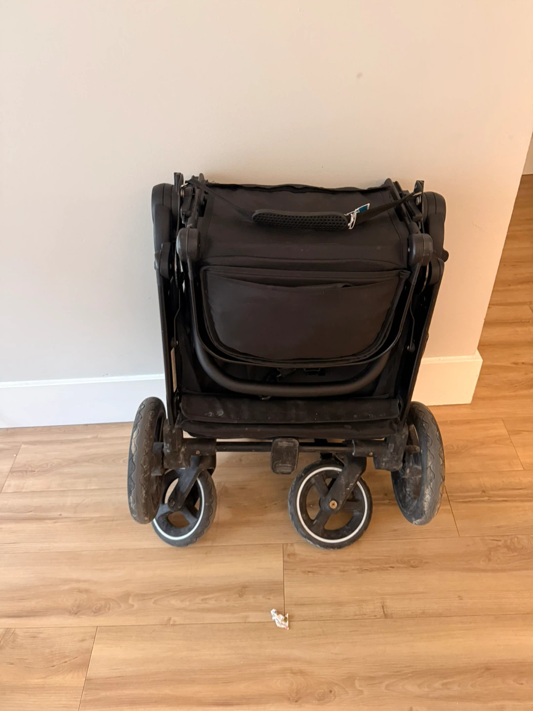 Black Emu ELITTLE Stroller