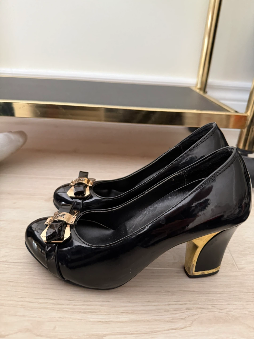 Louis Vuitton Black Patent Leather Bow Heels - photo 3