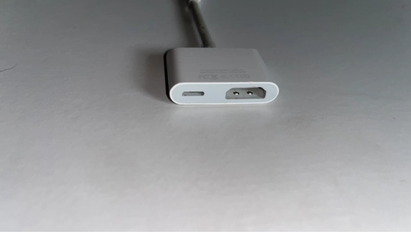 Apple Lightning to Digital AV Adapter - photo 2