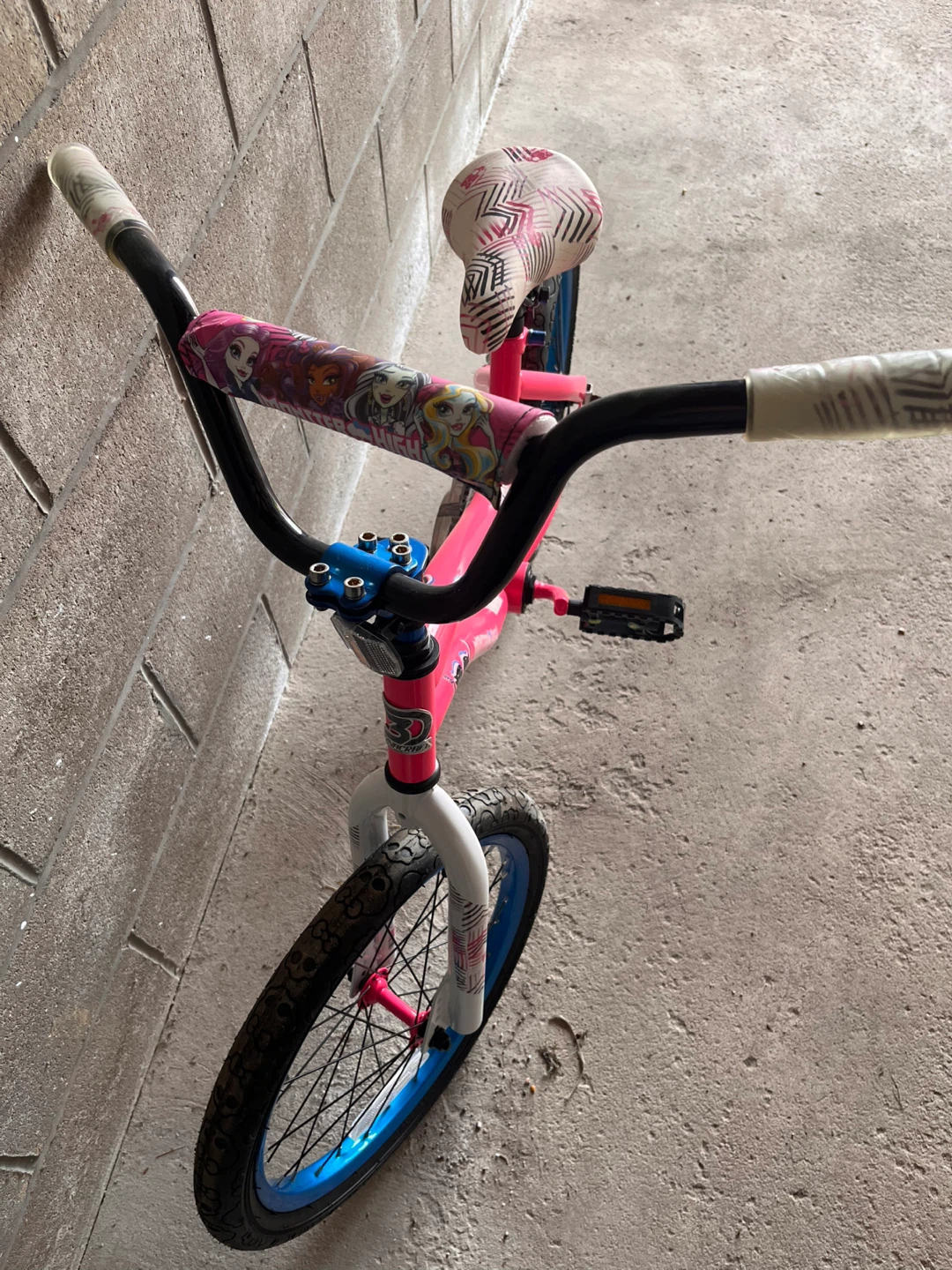 Monster High Kids' Bike, 18-in Wheel, Pink - photo 2