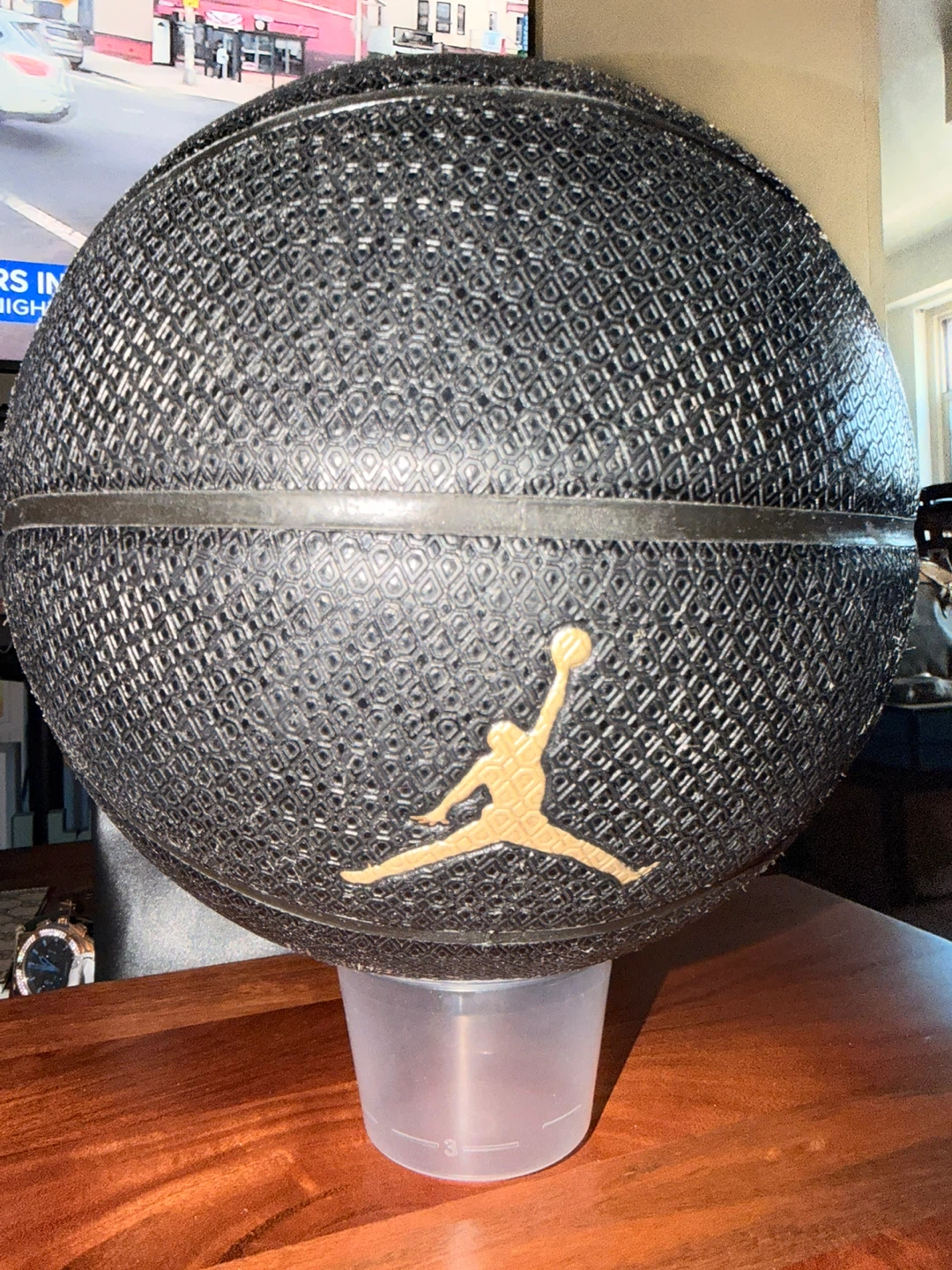 Jordan Legacy Indoor/Outdoor Black Basketball Size 7 w/2 Pumps - photo 3