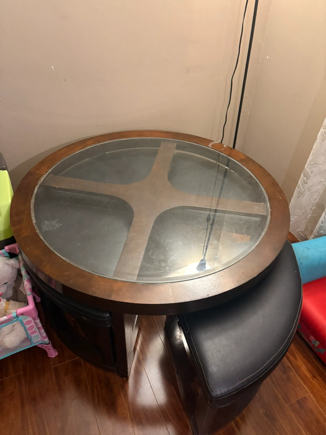 Round Coffee Table with Glass Top and 4 Ottomans - photo 2