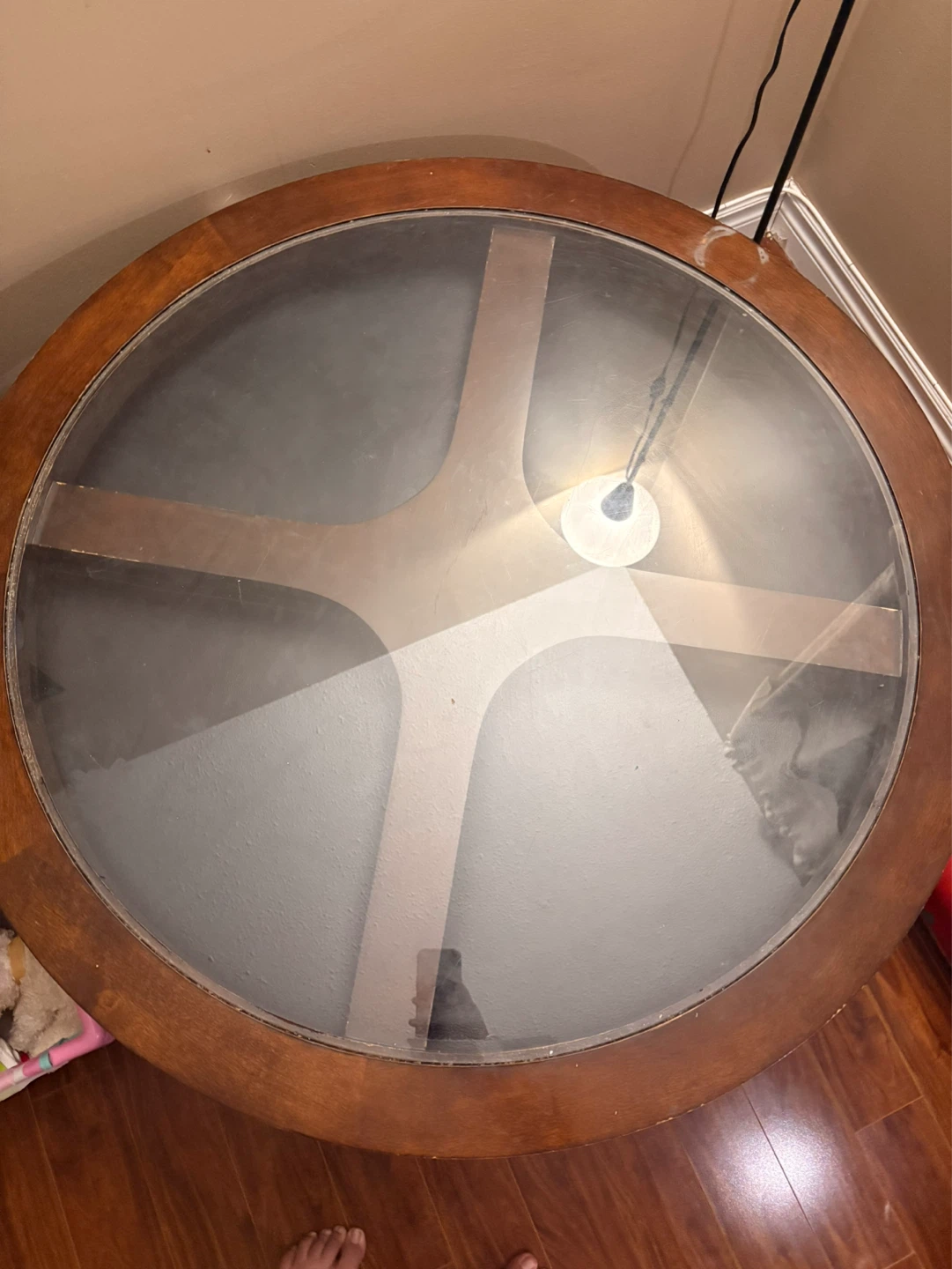 Round Coffee Table with Glass Top and 4 Ottomans - photo 3