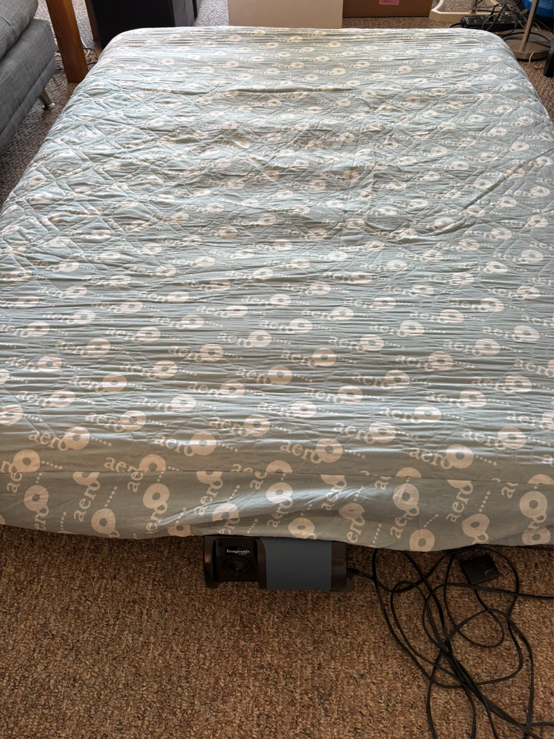 Queen size blowup mattress