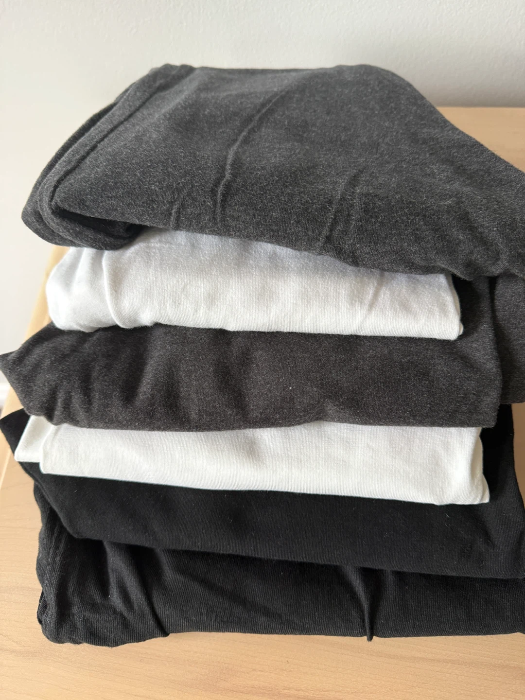 Bundle of 6 Black, White, Grey Thighs M