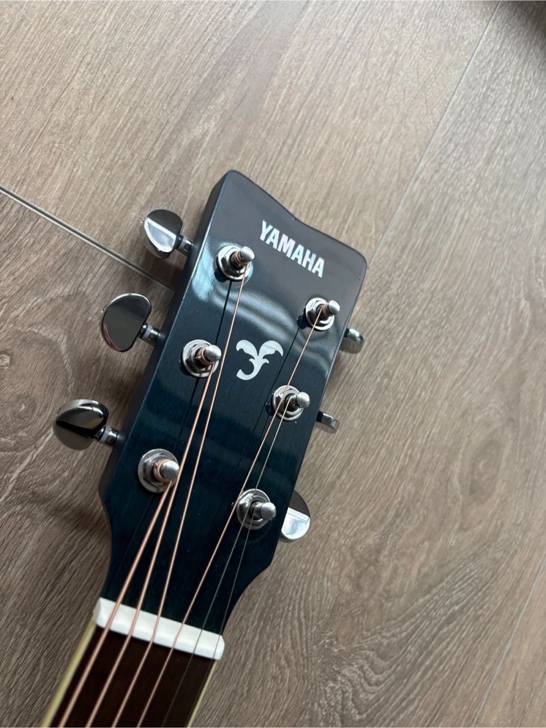 Yamaha acoustic guitar - photo 4