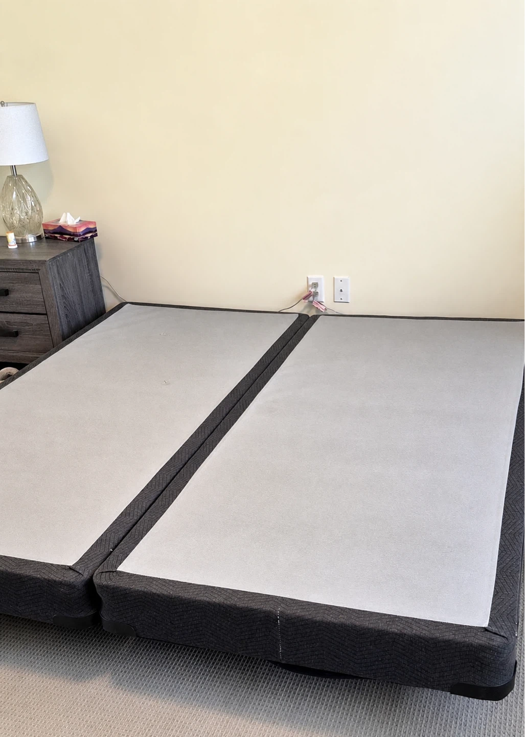 King bed . Delivery available $$ - photo 2