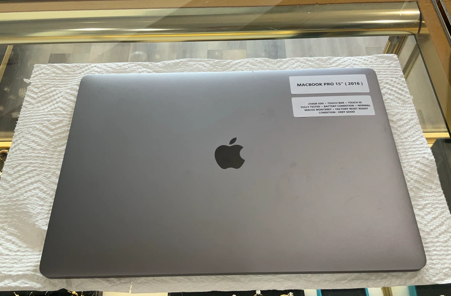 Apple MacBook Pro 15" (2016) - photo 2