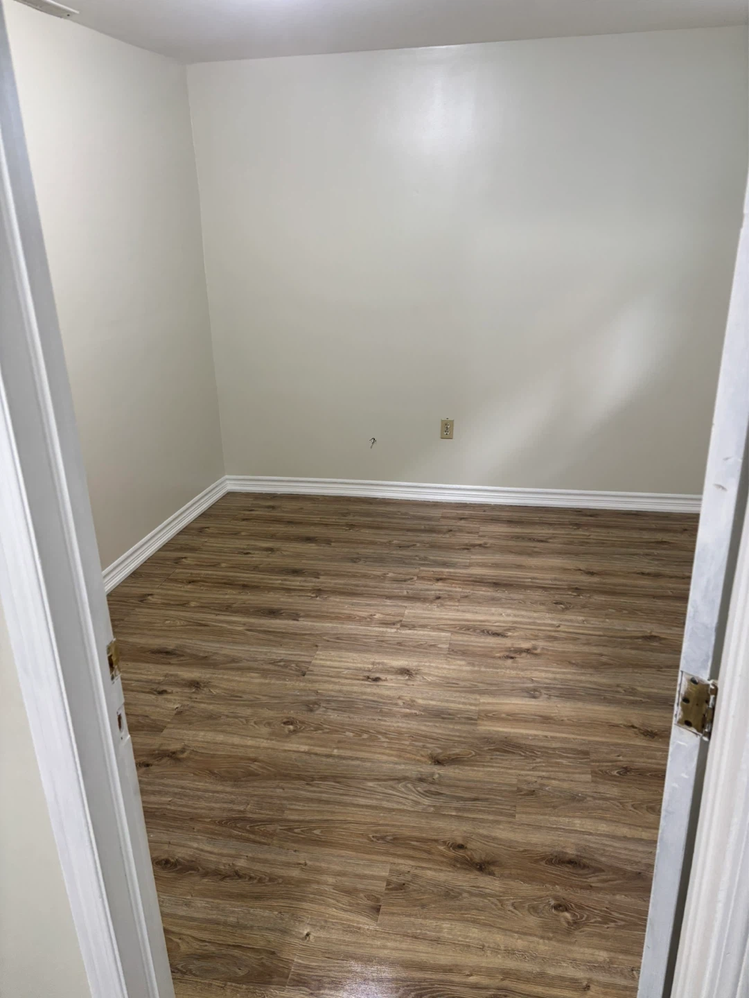 2-BEDROOMS | $1,850 | 1 PARKING | SEPARATE ENTRANCE - photo 5