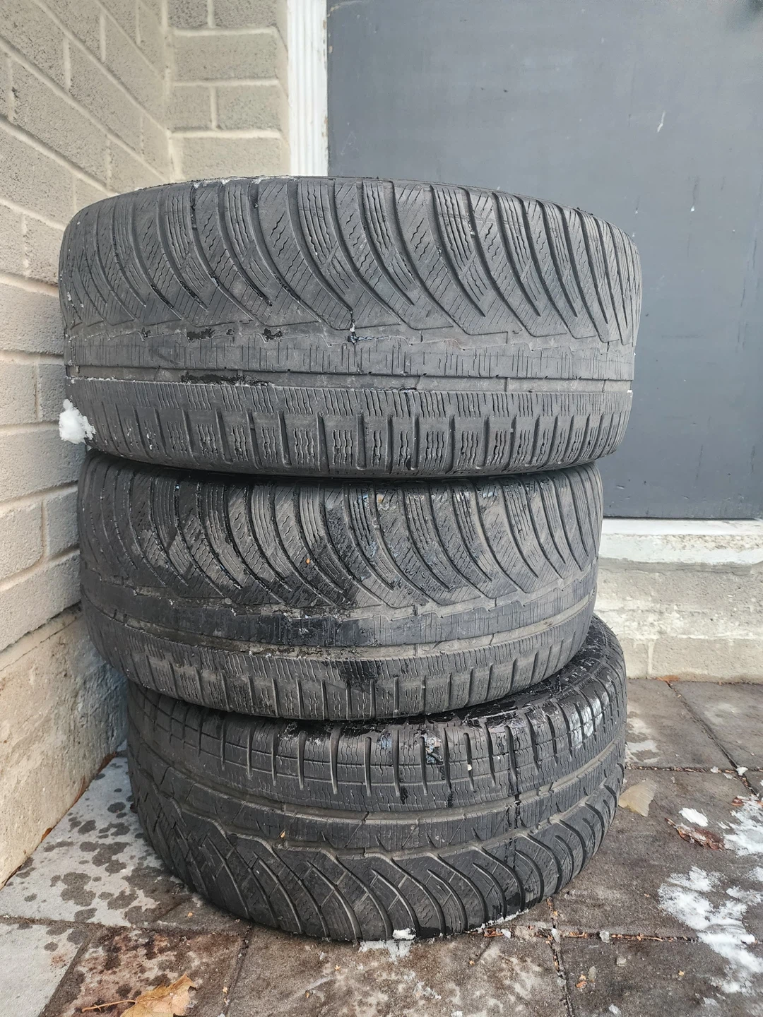 Michelin Pilot 4 Winter Tires 235/40R18 95V