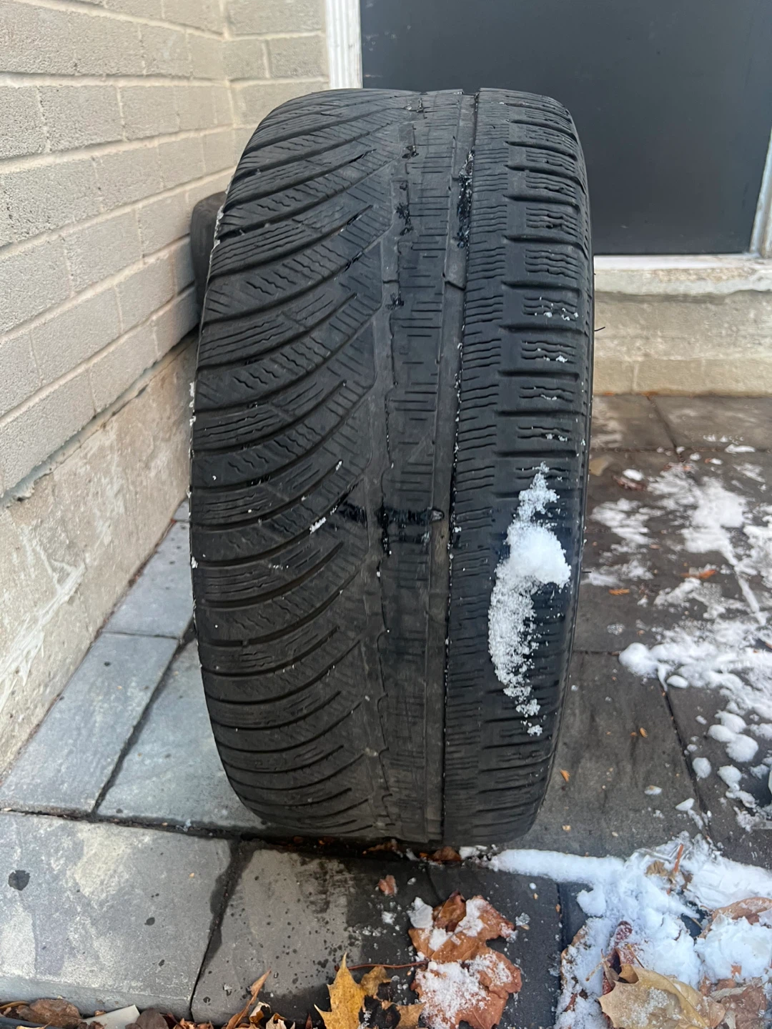 Michelin Pilot 4 Winter Tires 235/40R18 95V - photo 2