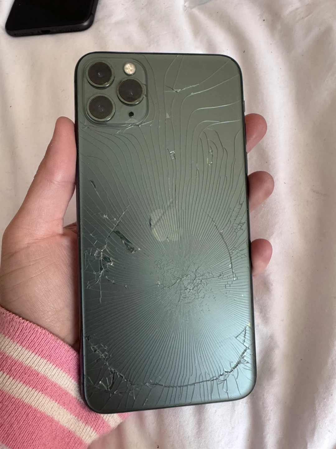 iPhone 11 Pro Max 64GB - Cracked Back - photo 4