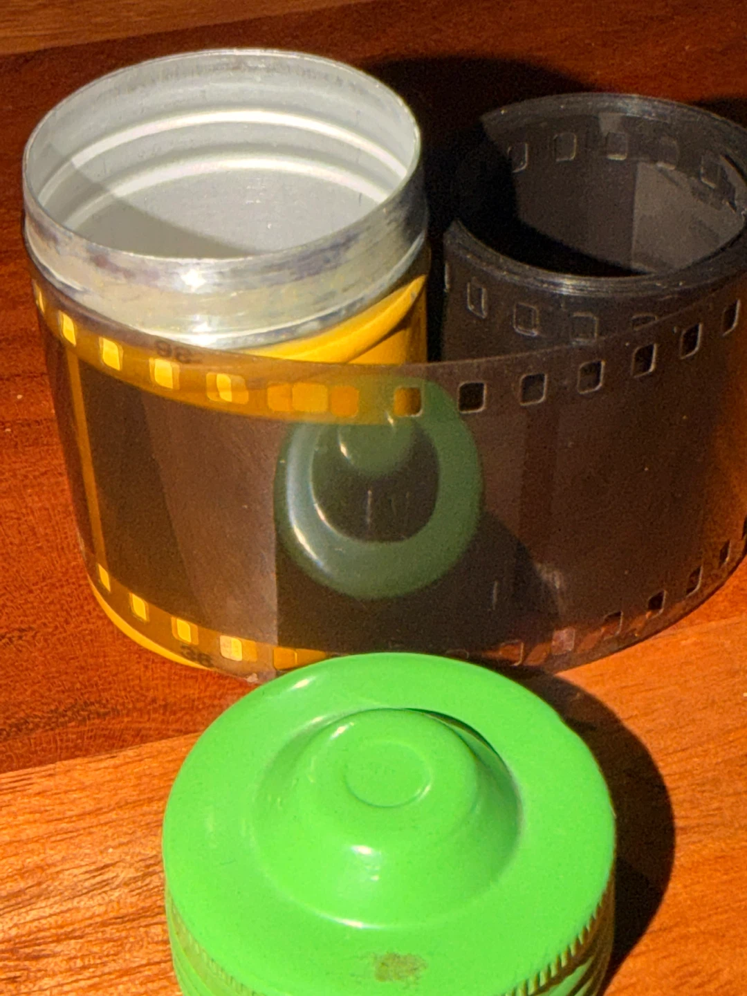 Kodak 35mm Film Canister with Film Military Negative (Vintage) - photo 5