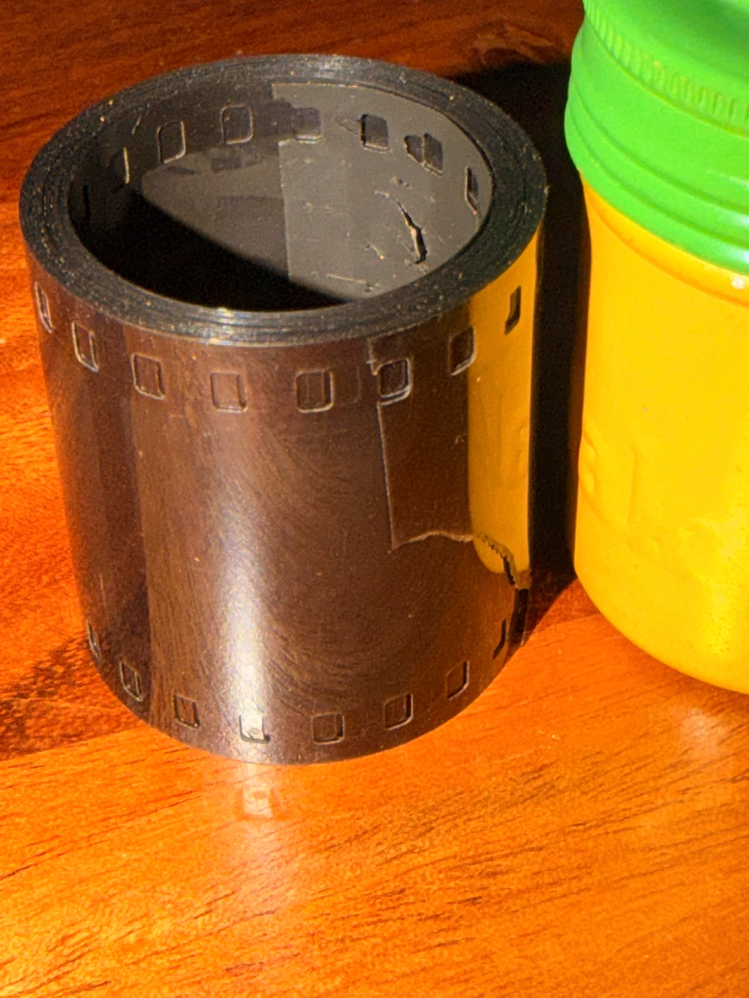Kodak 35mm Film Canister with Film Military Negative (Vintage) - photo 3