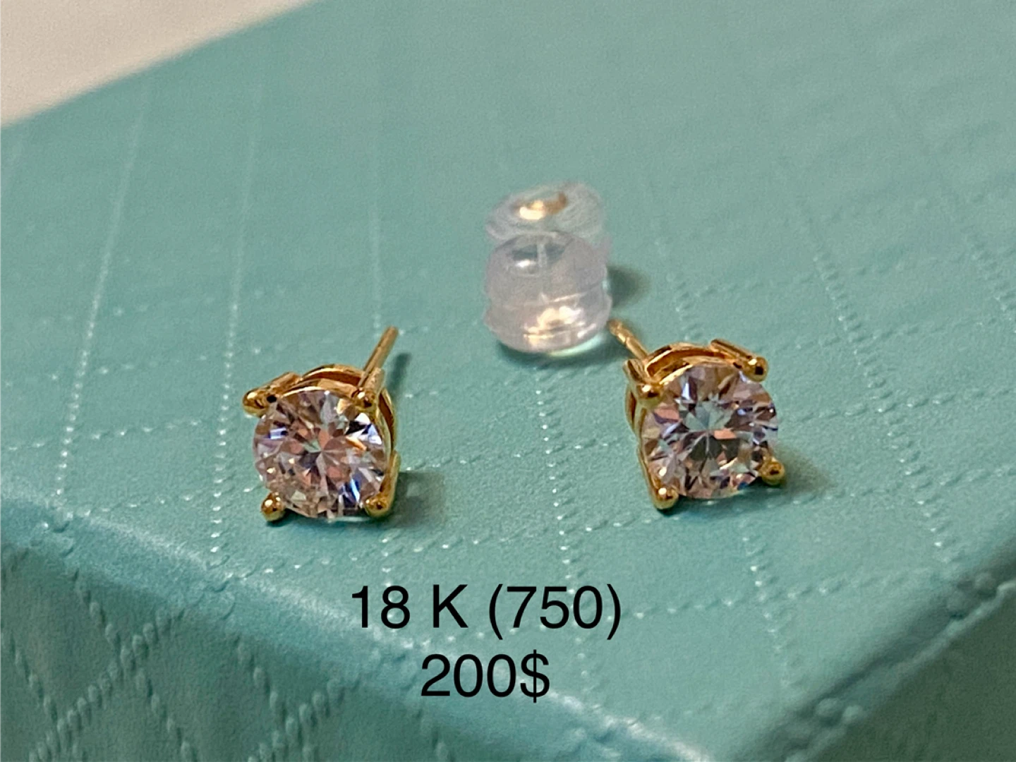 18K Gold (750) Moissanites Stud Earrings