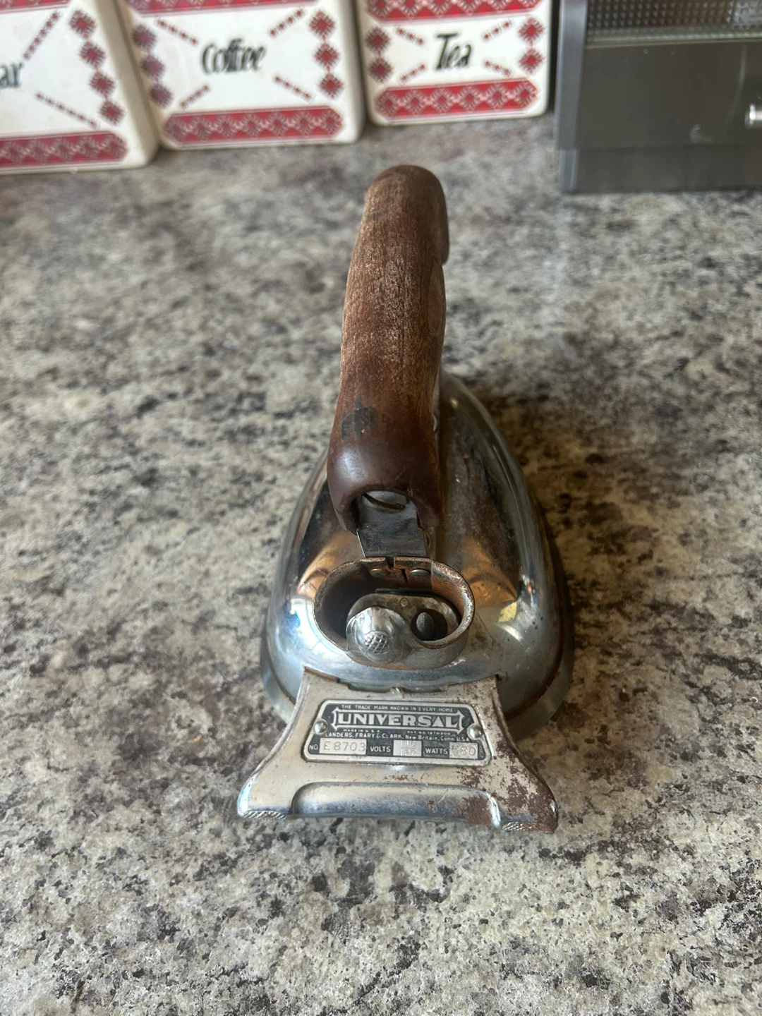 Vintage Universal Electric Iron - photo 3
