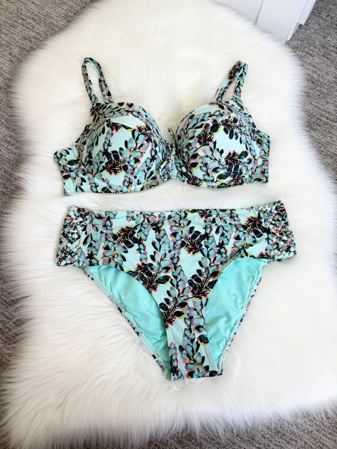 La Vie en Rose Aqua Floral Bikini Set (never worn) size L