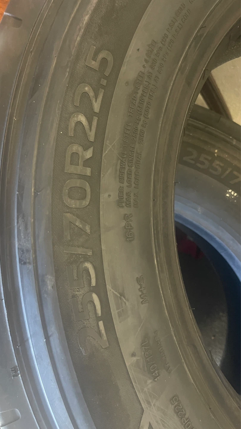 Fortune 255/70R22.5 Tires (Set of 4)