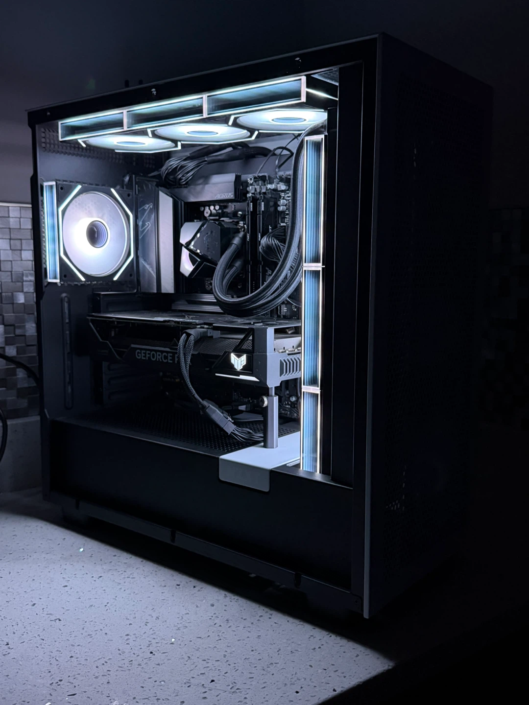 Gaming PC Ryzen 9 7900X3D + RTX 4070 Ti