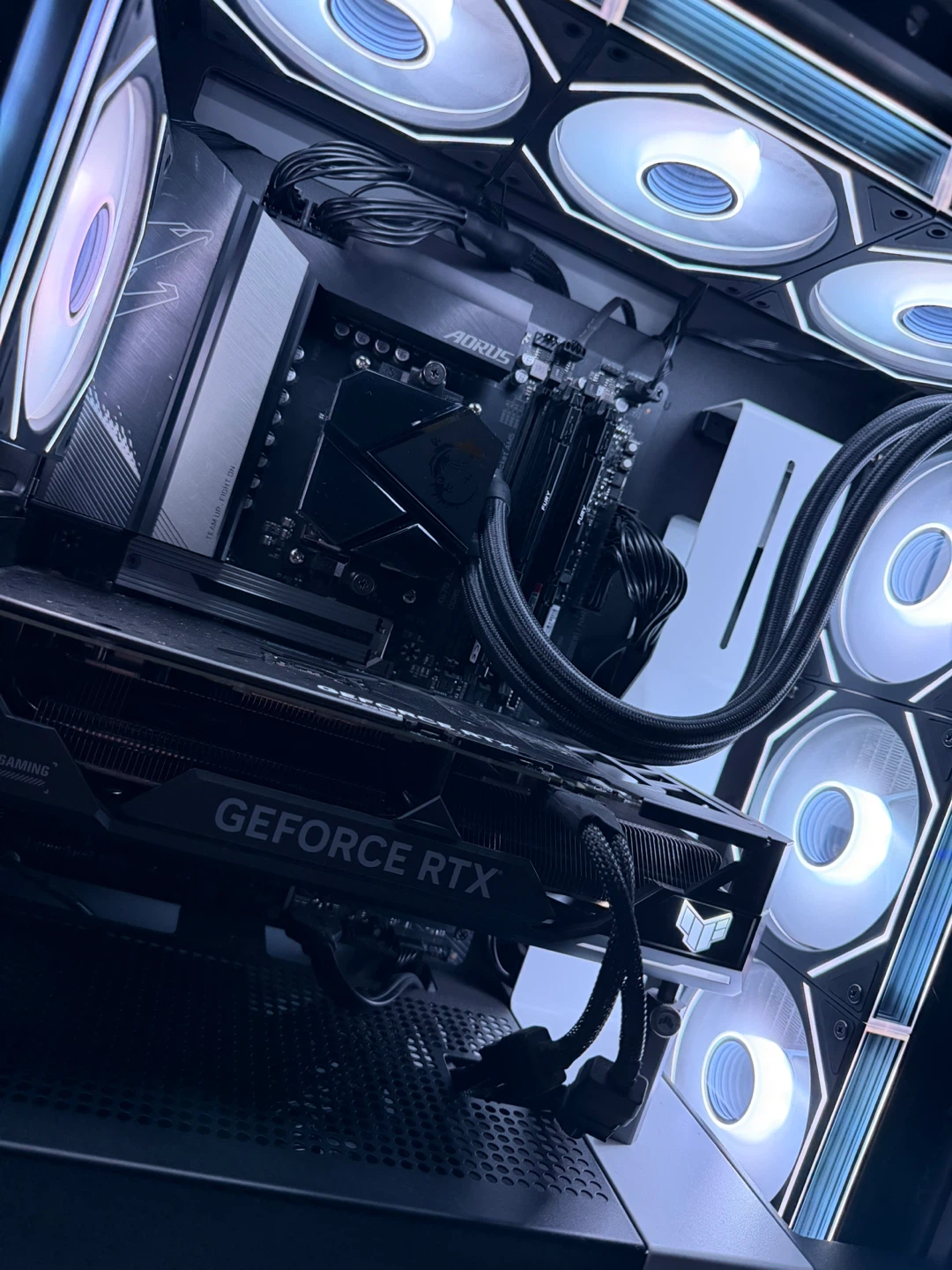 Gaming PC Ryzen 9 7900X3D + RTX 4070 Ti - photo 3