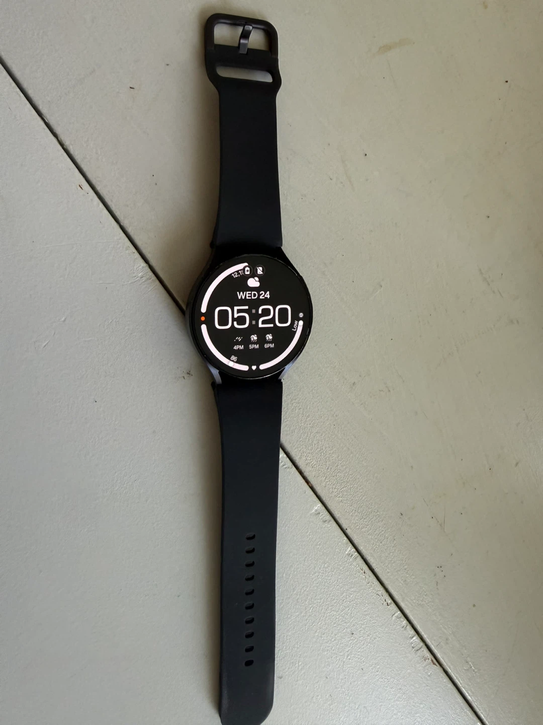 Samsung Galaxy Watch 6Smartwatch