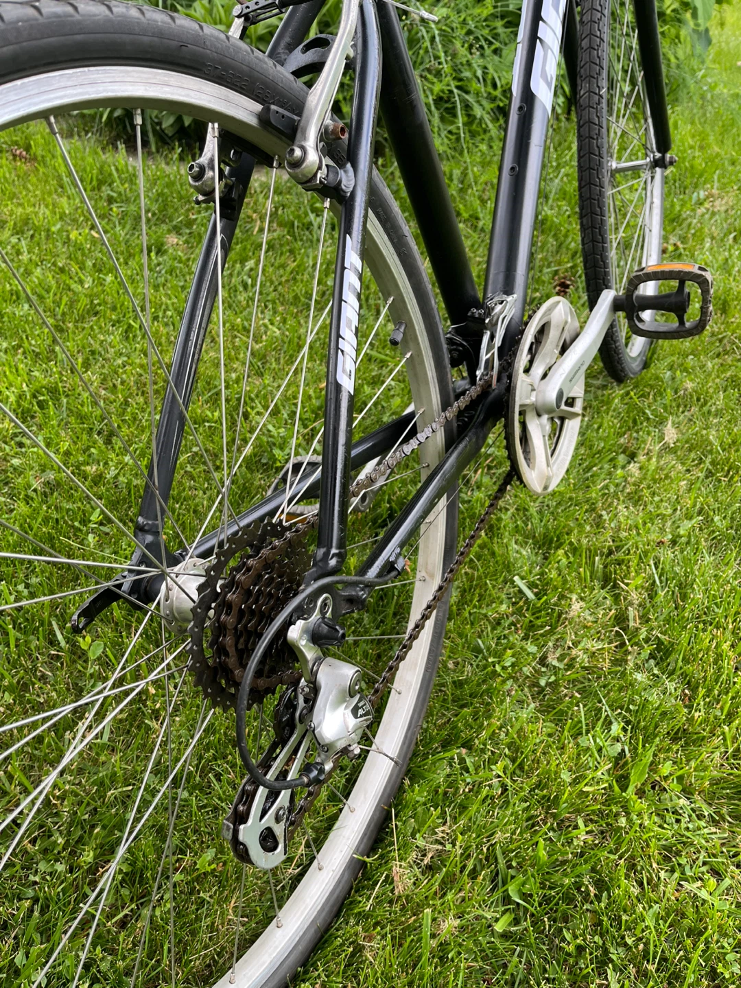 Black Giant Hybrid Bike - photo 5