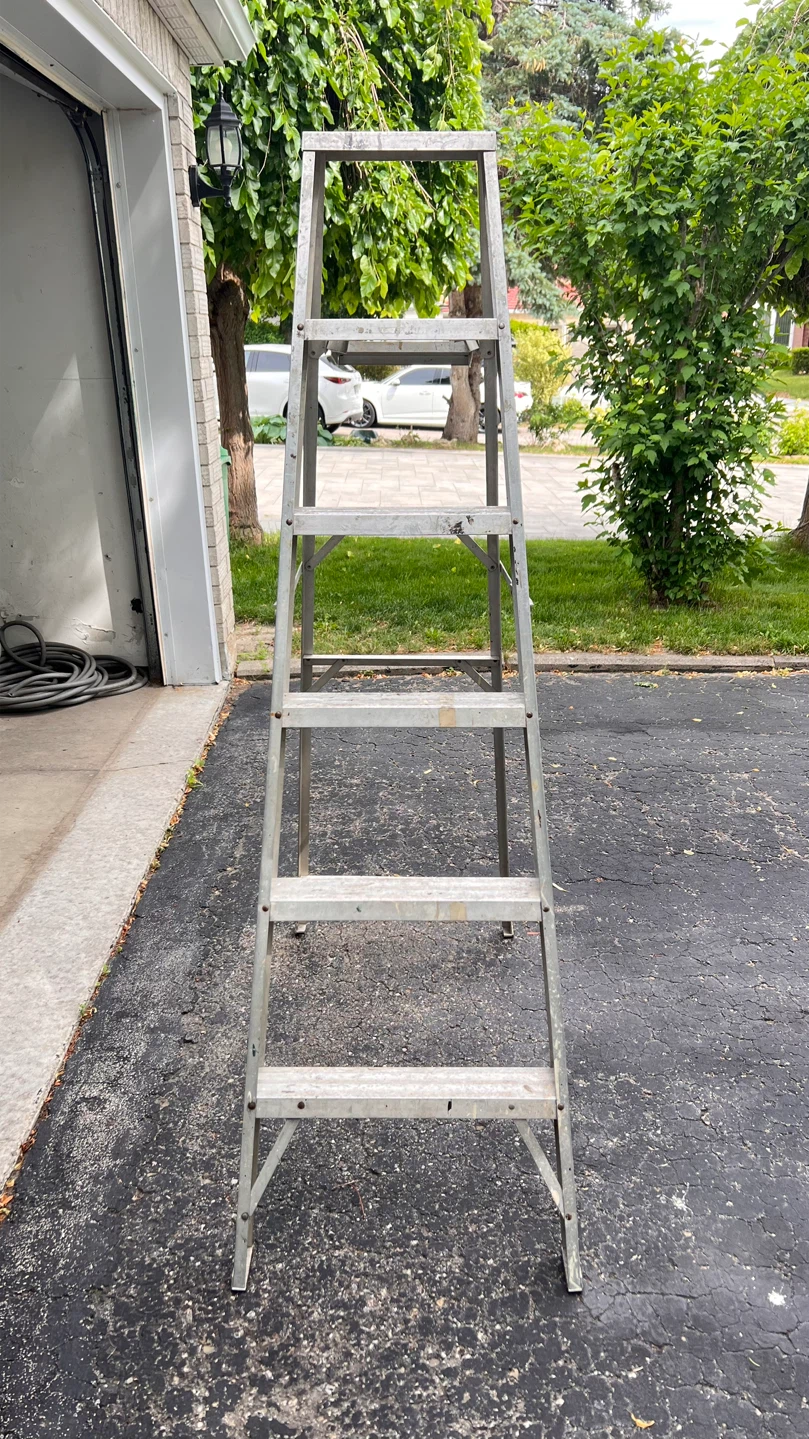 Aluminum 6FT Step Ladder