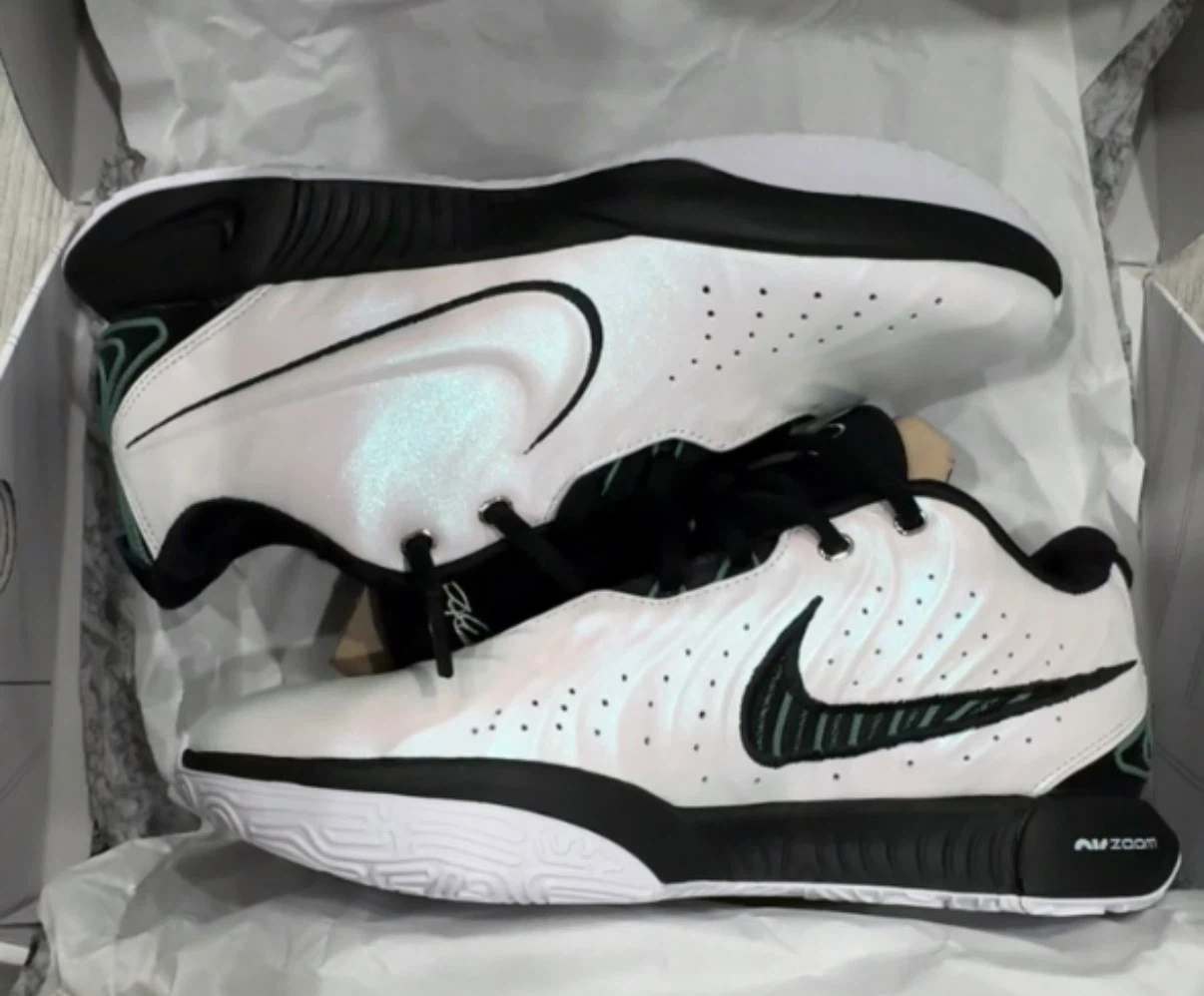 Nike LeBron 21 Conchiolin