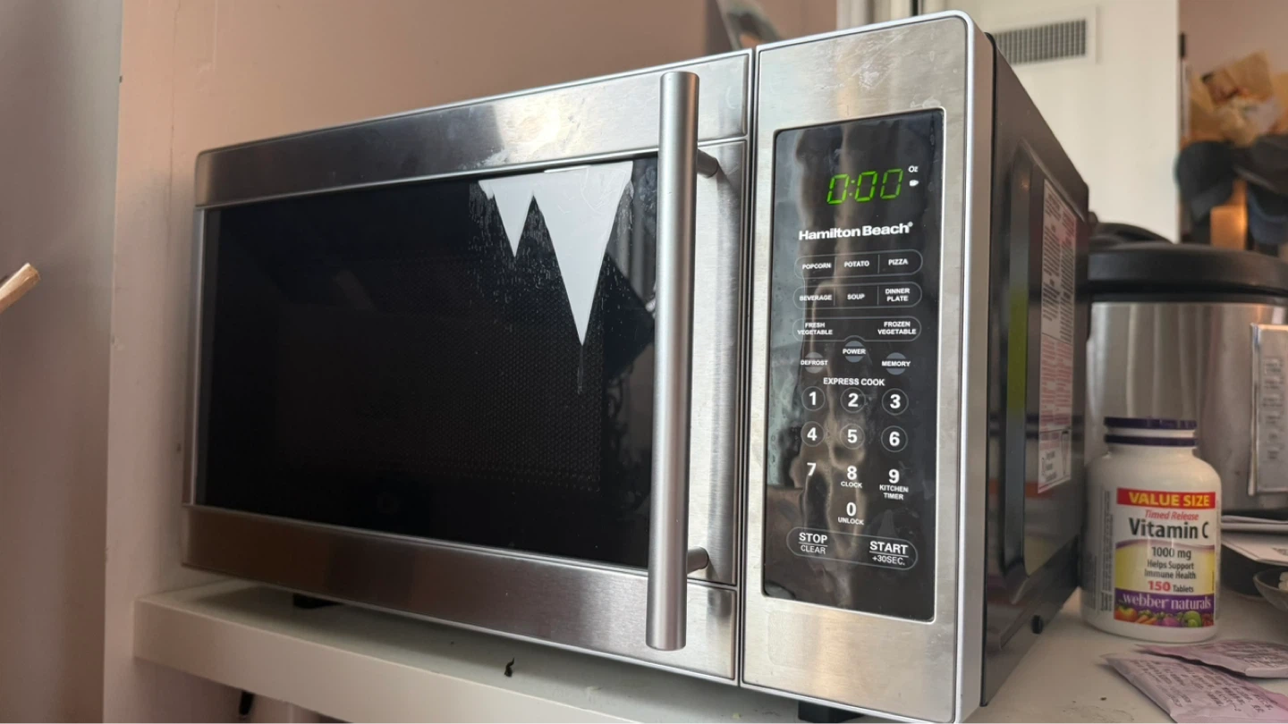 Moving Sale: Hamilton Beach Microwave - photo 2