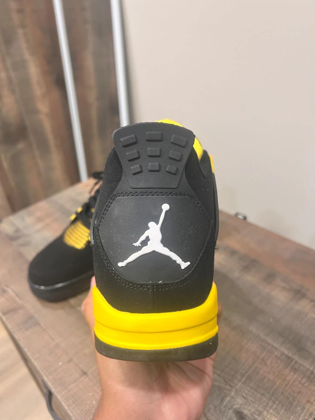 Jordan retro 4’s lighting black and yellow - photo 4