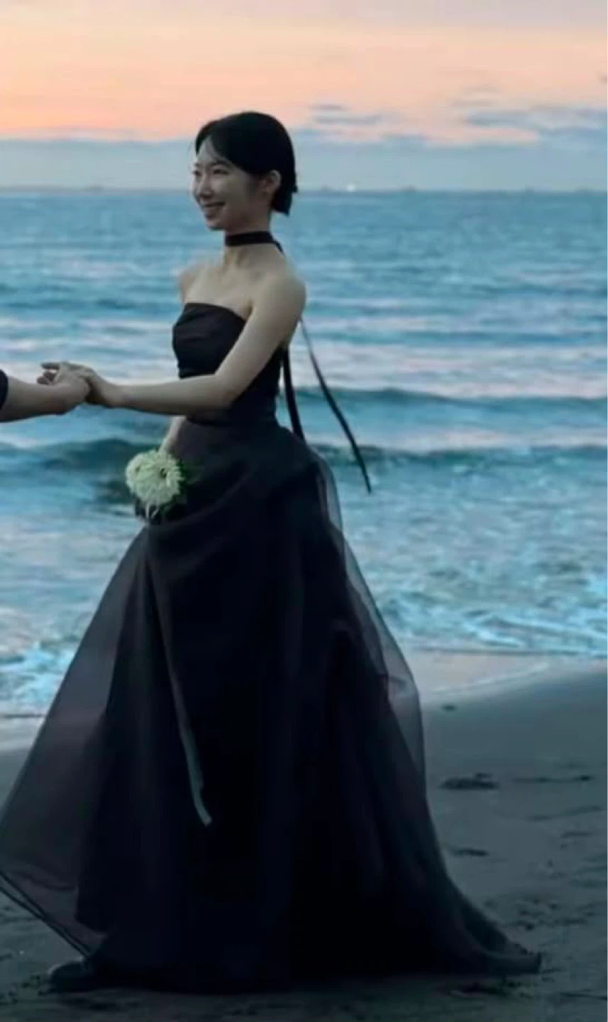 Variety of women’s dress - photo 2