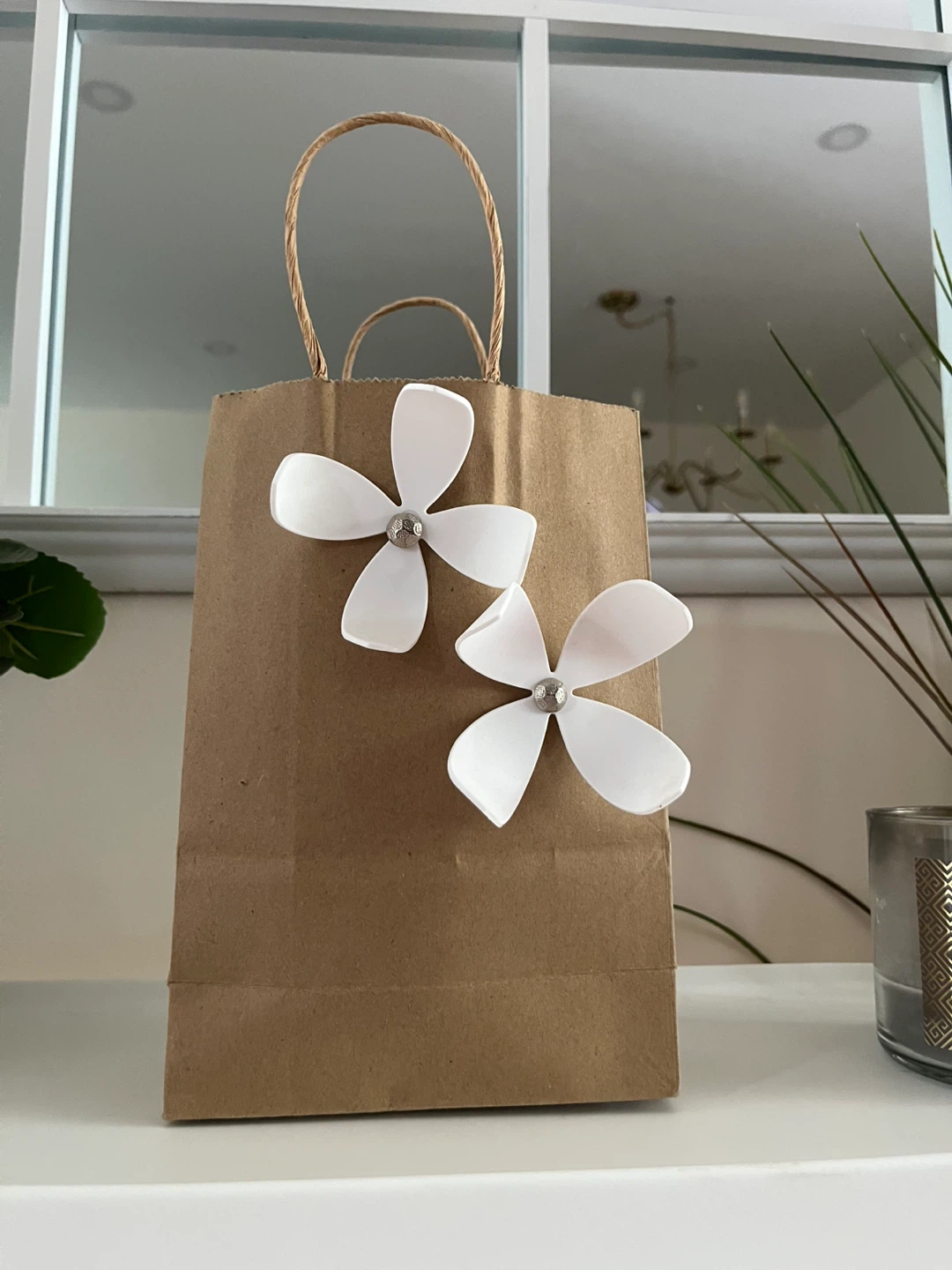 Umbra White Flower Embellishments Decor - photo 3