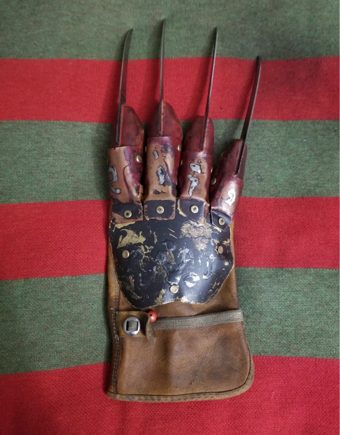 Freddy Krueger Part 4 Razor glove