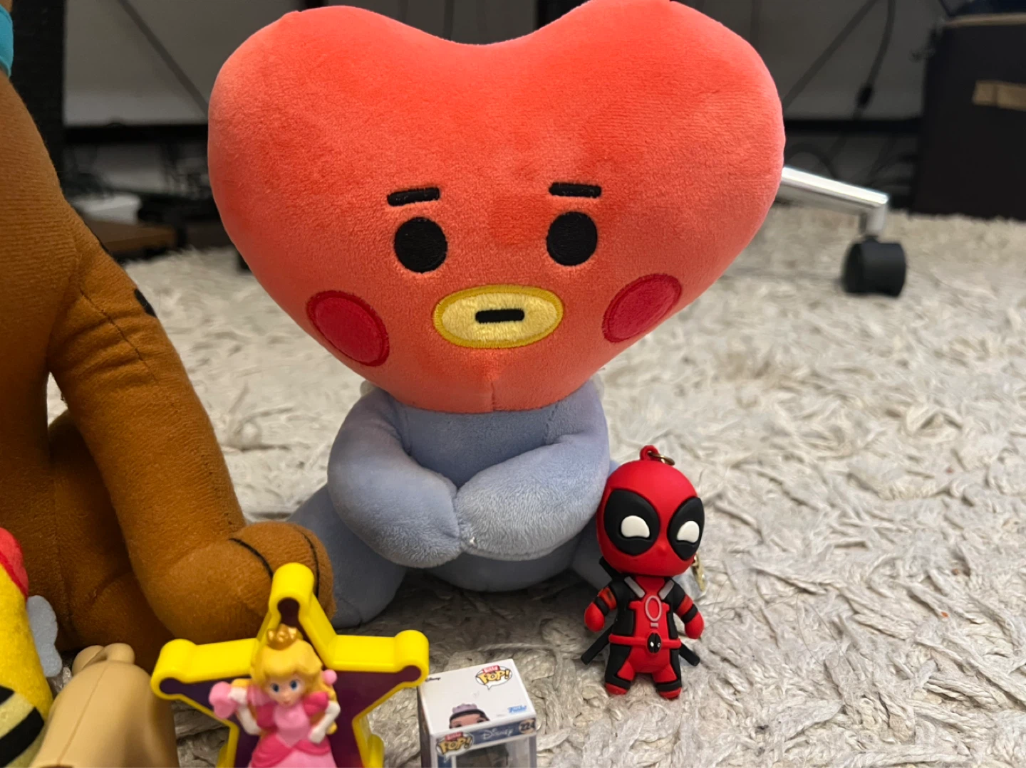 Bundle of used plushies and toys - photo 2