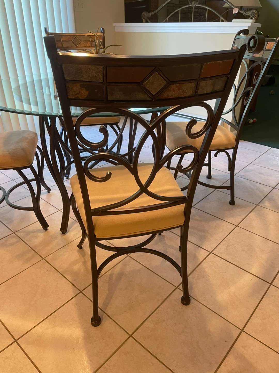 Kitchen table & 4 chairs - photo 5