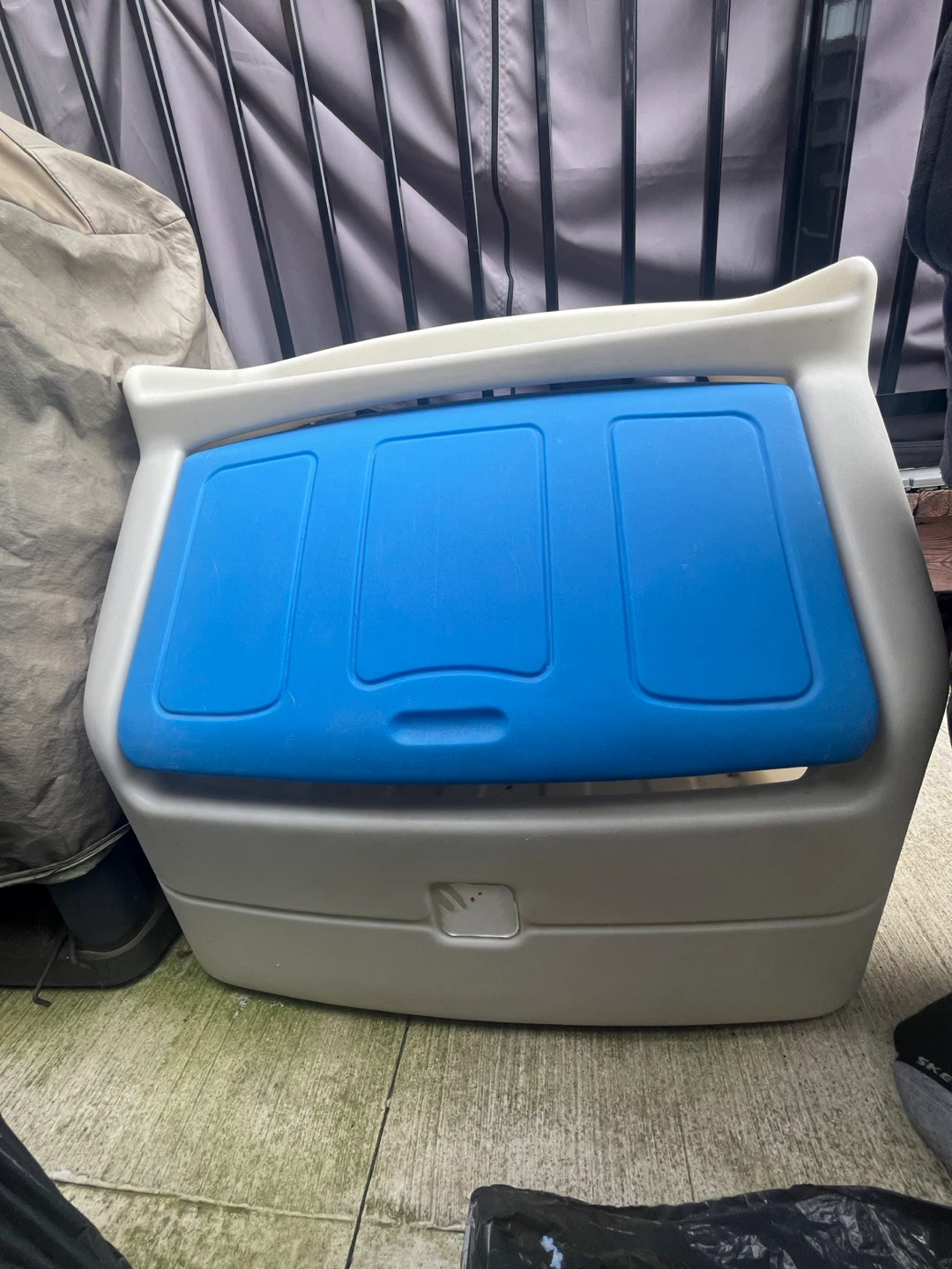 Outdoor storage box little tikes